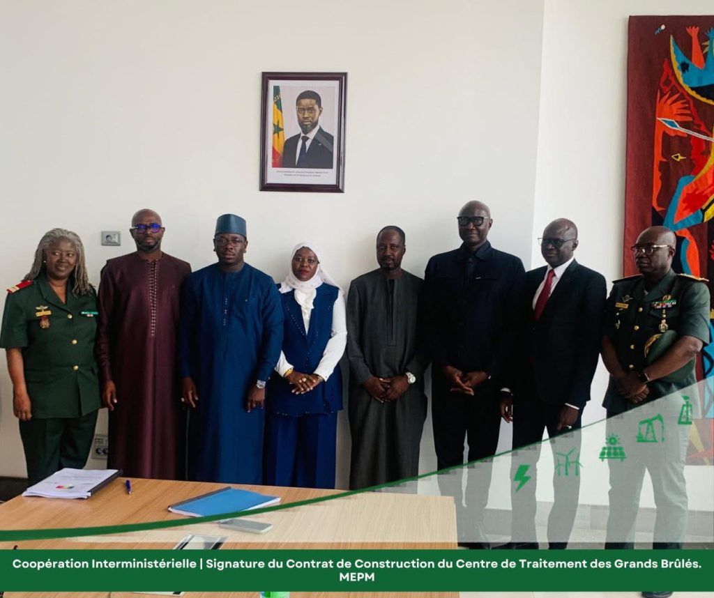 Signature du Contrat de construction du Centre des Grands brûlés