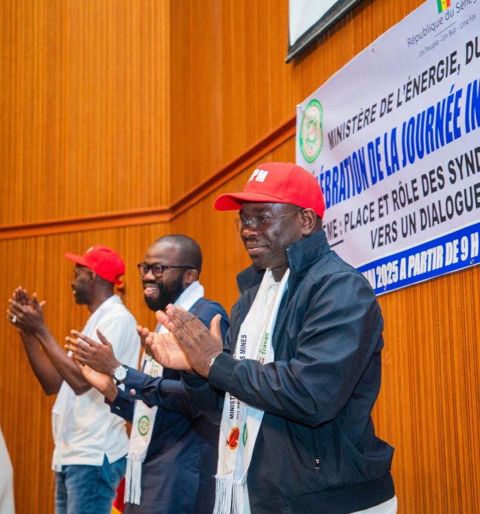 Le Ministre de l’Energie, du Pétrole et des Mines M. Birame Souleye Diop a célébré la Fête du travail avec ses collaborateurs